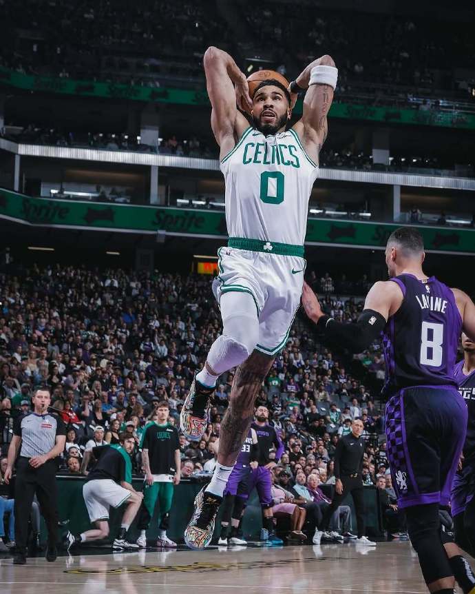 28圈入口塔图姆遭遇二十连败,巴塞罗那教练面临压力!(塔图姆遭遇二十连败,巴塞罗那教练面临压力了吗)