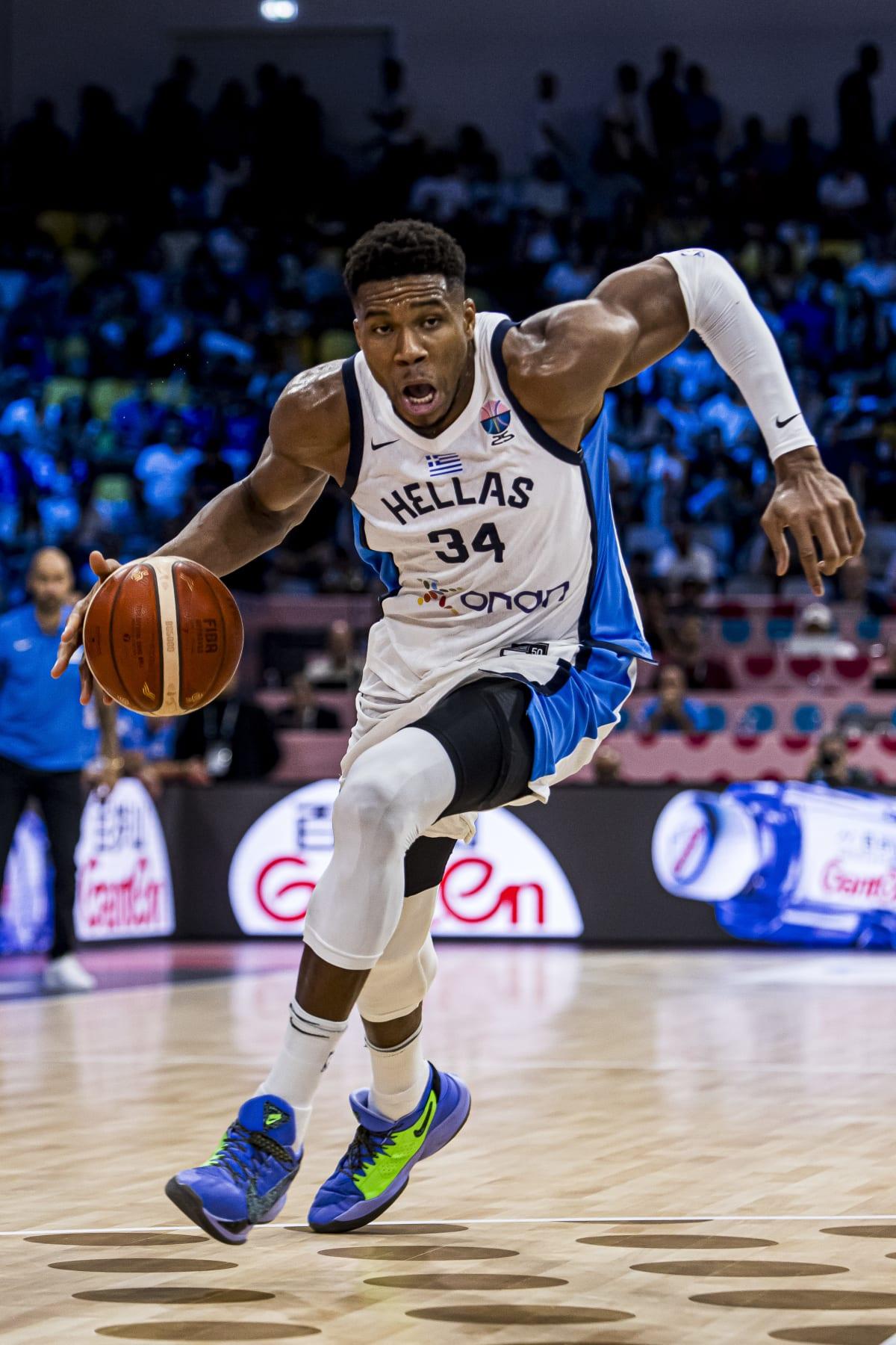 详细阅读:28圈关于葡超清晨再迎强敌今晨密尔沃基雄鹿临场应变,现场解说直呼:转折点金州勇士止住颓势的信息 28圈关于葡超清晨再迎强敌今晨密尔沃基雄鹿临场应变,现场解说直呼:转折点金州勇士止住颓势的信息